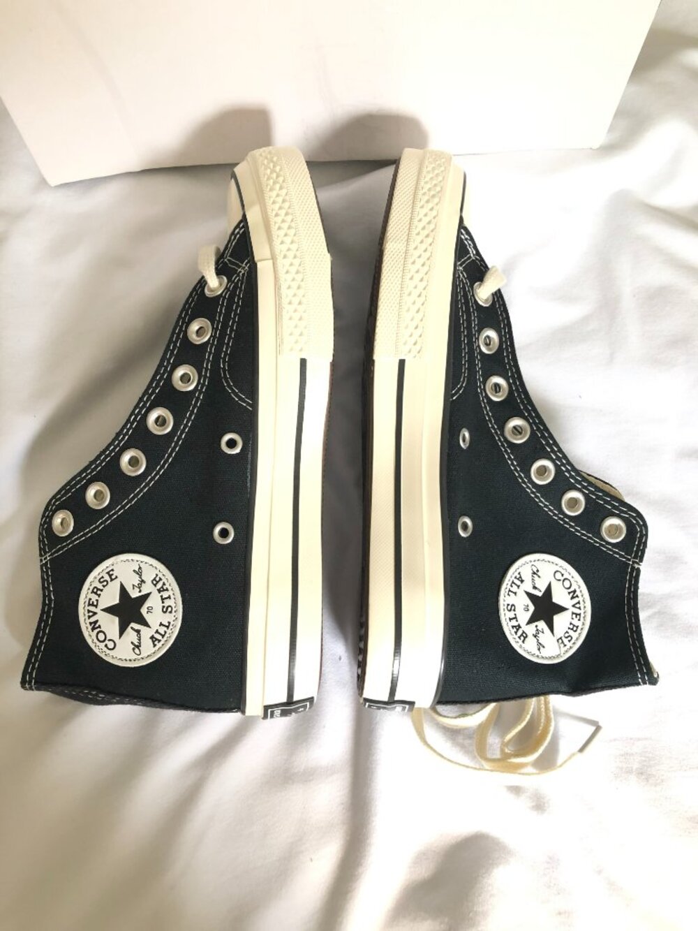 NWT Converse Chuck Taylor Embroidered Mushroom Frog Flowers High Tops Size 6.5W - Picture 11 of 14